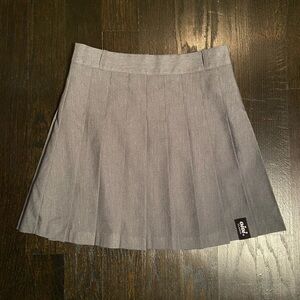 5252 by O!Oi Korean Grey Pleated Mini Skirt
